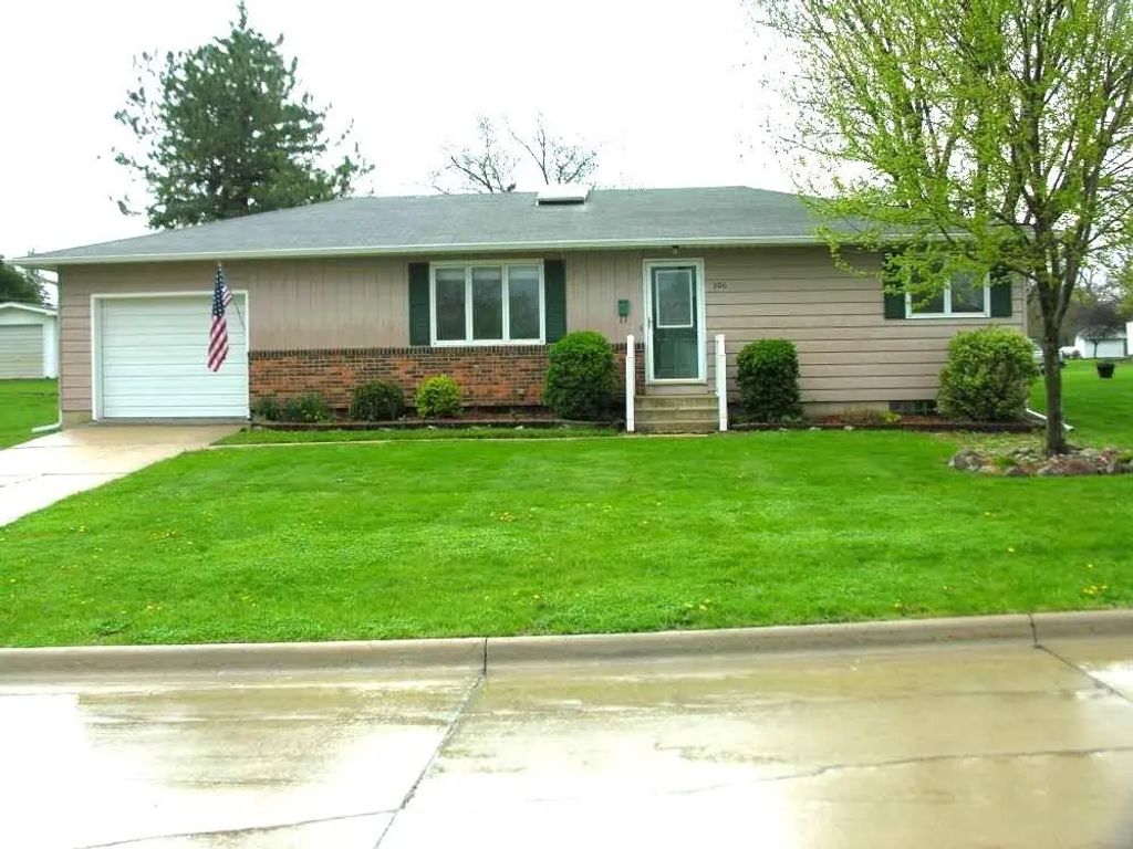 306 W 7th Street, Riceville