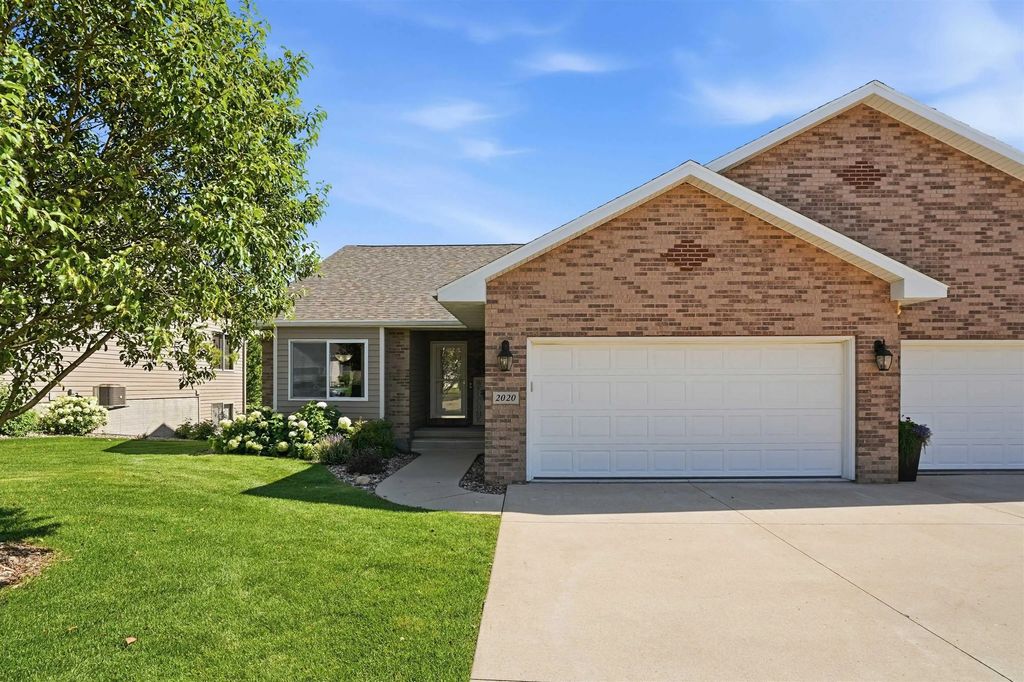 2020 Erik Road, Cedar Falls