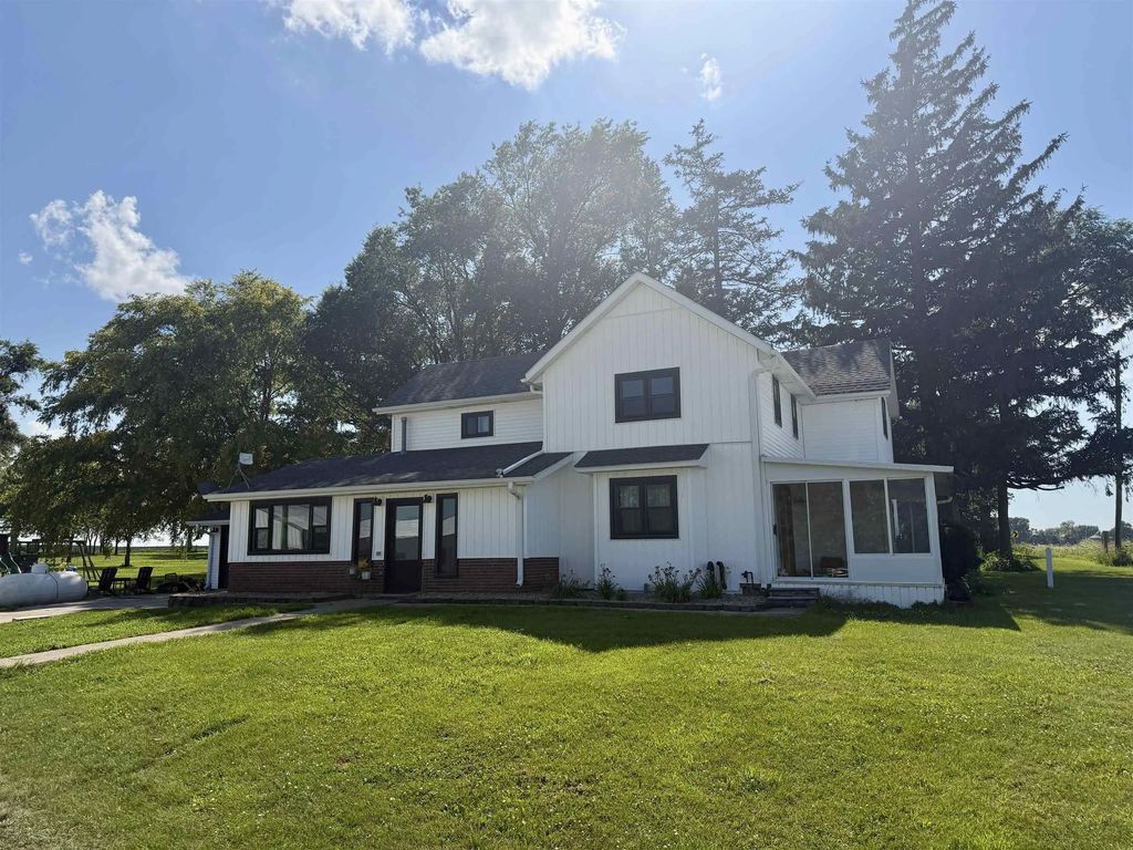 13498 Westbrook, Aplington