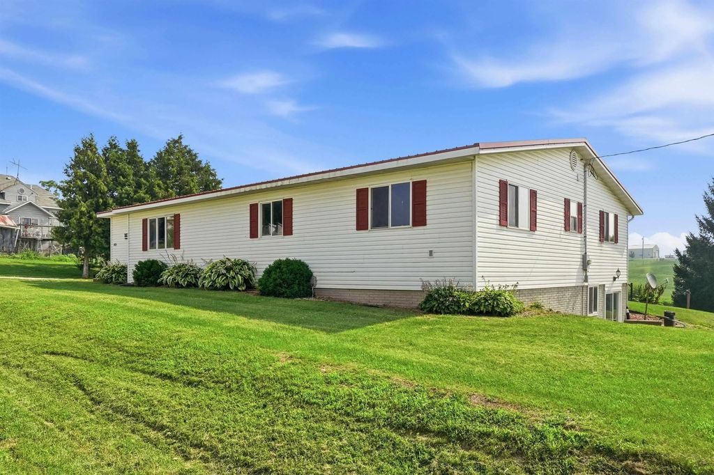 835 Volney Road Road, Monona