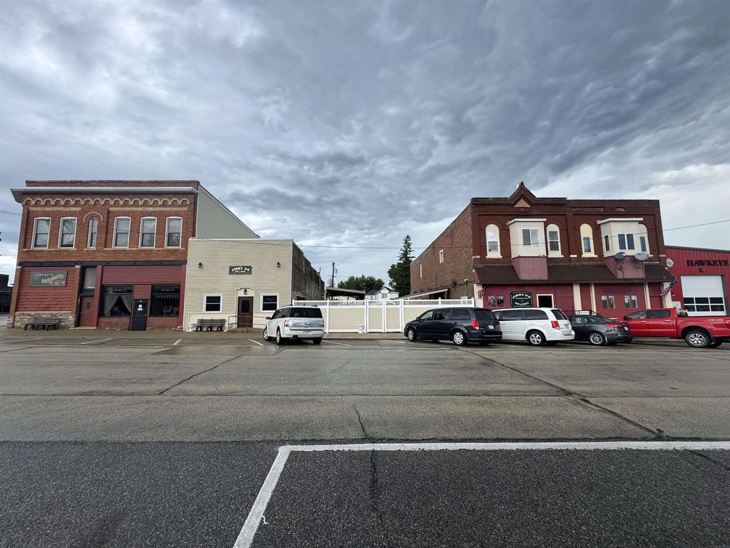 111 E Main Street, Hawkeye