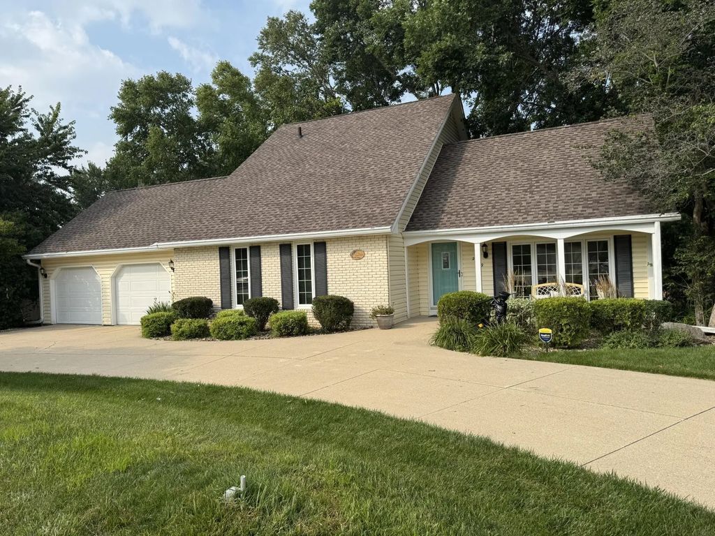 2329 Minnetonka Drive, Cedar Falls