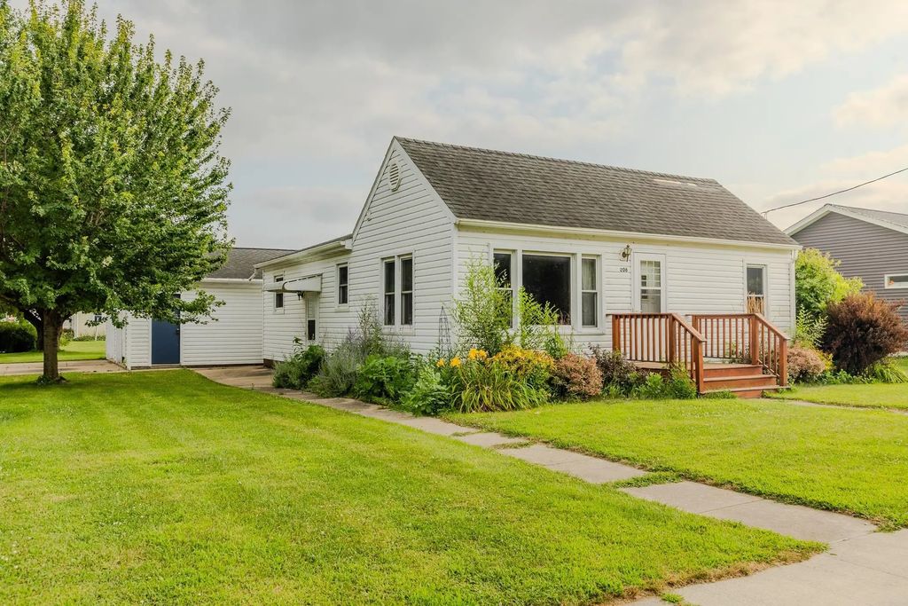 206 Main Street, Fort Atkinson