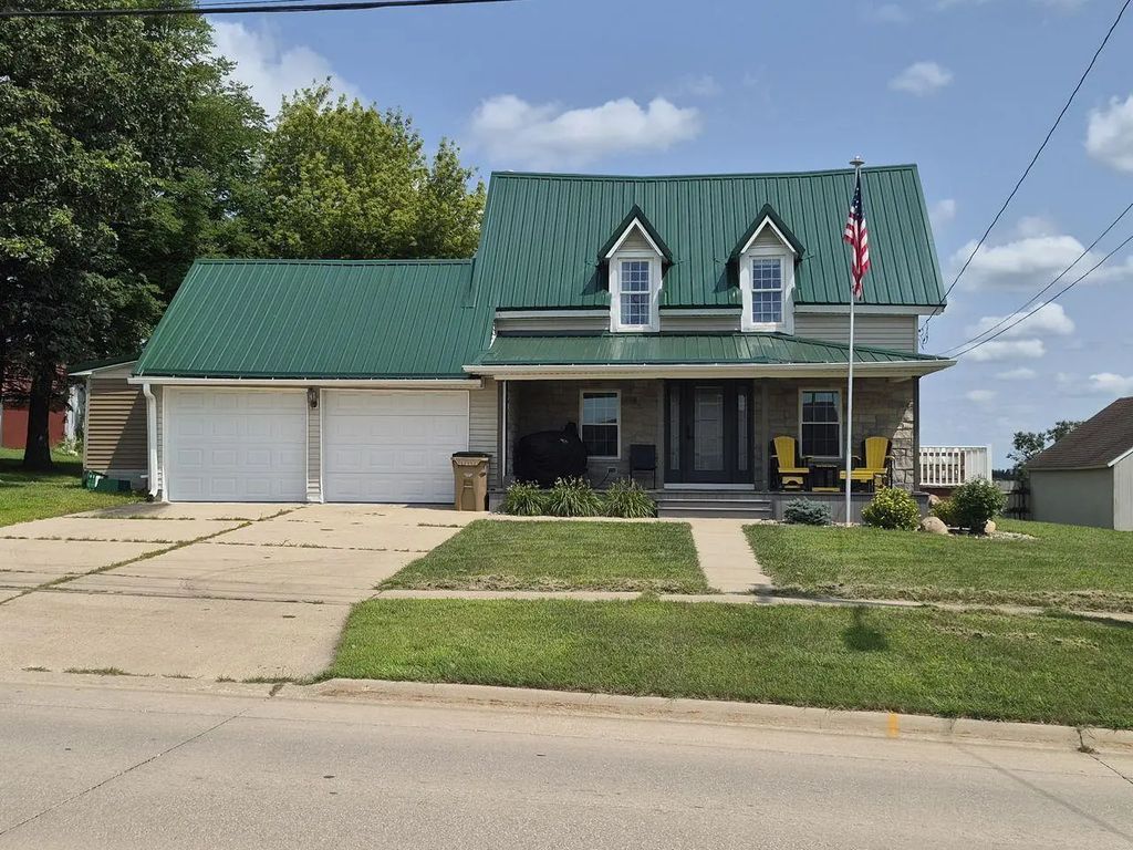 516 Commercial Street, Strawberry Point