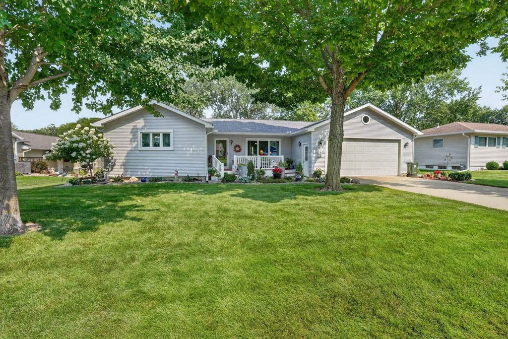 2812 Garden Avenue, Cedar Falls