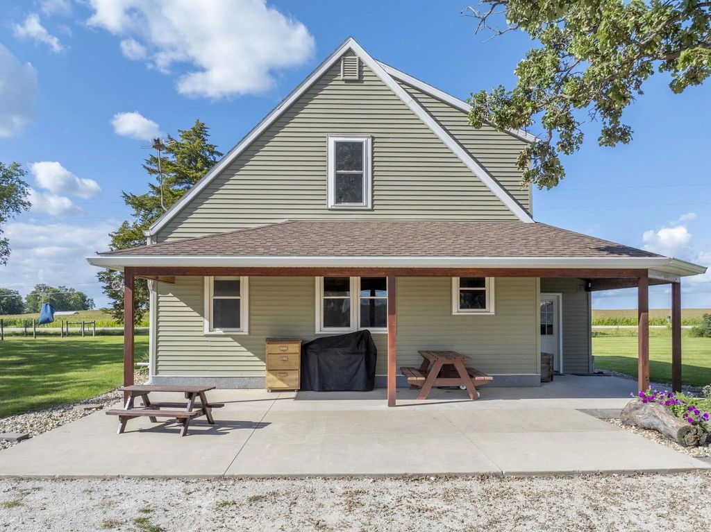 15843 150th Street, Randalia