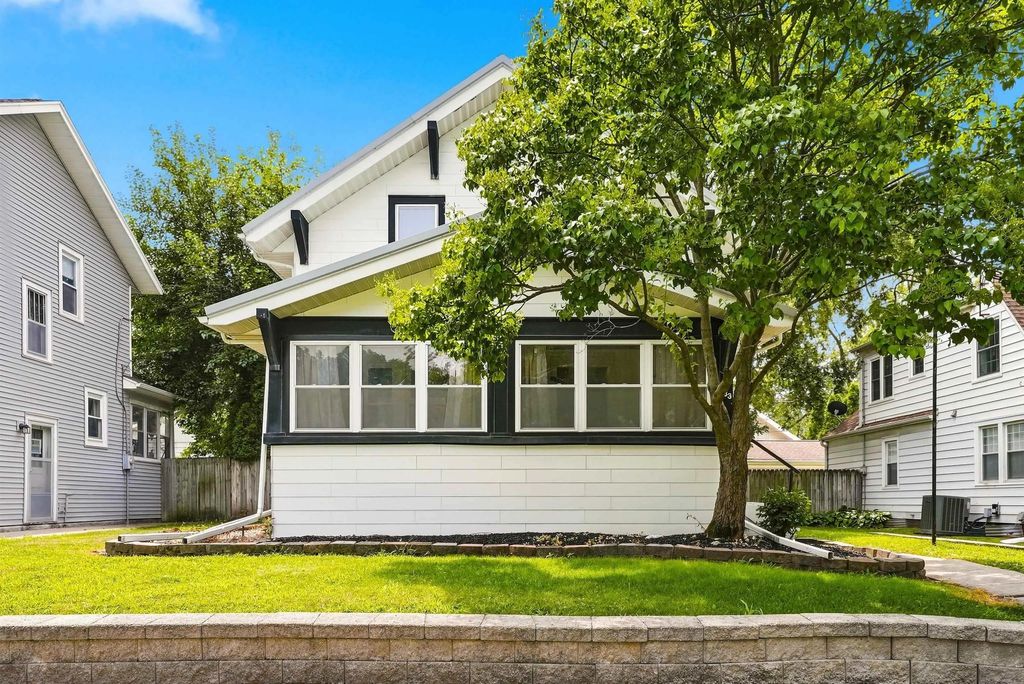 733 Home Park Boulevard, Waterloo