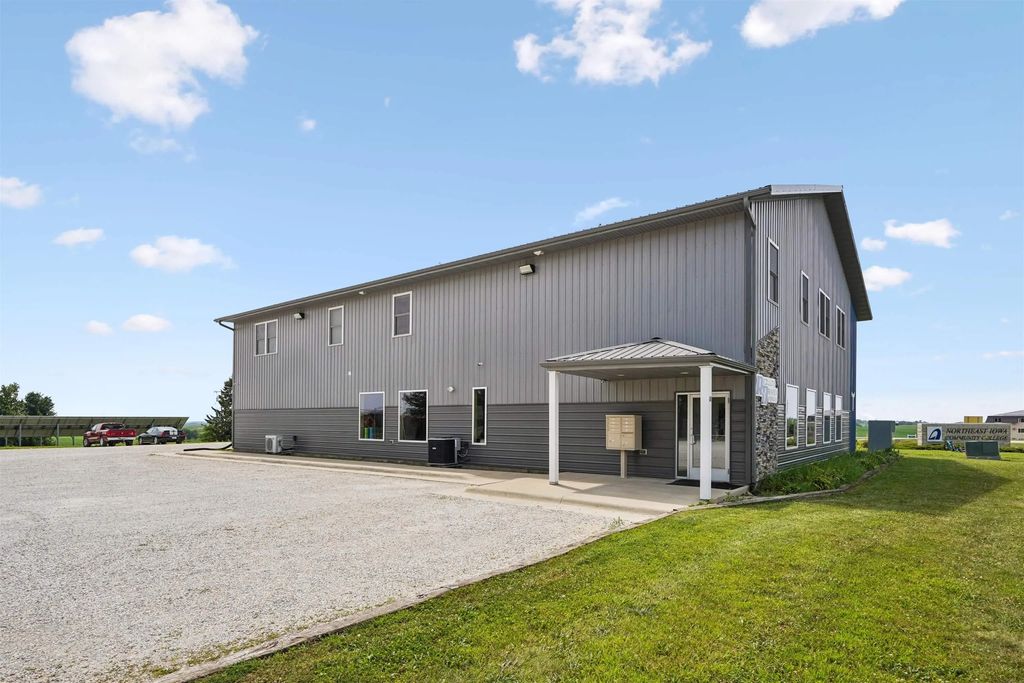 410 Campus Drive, Calmar