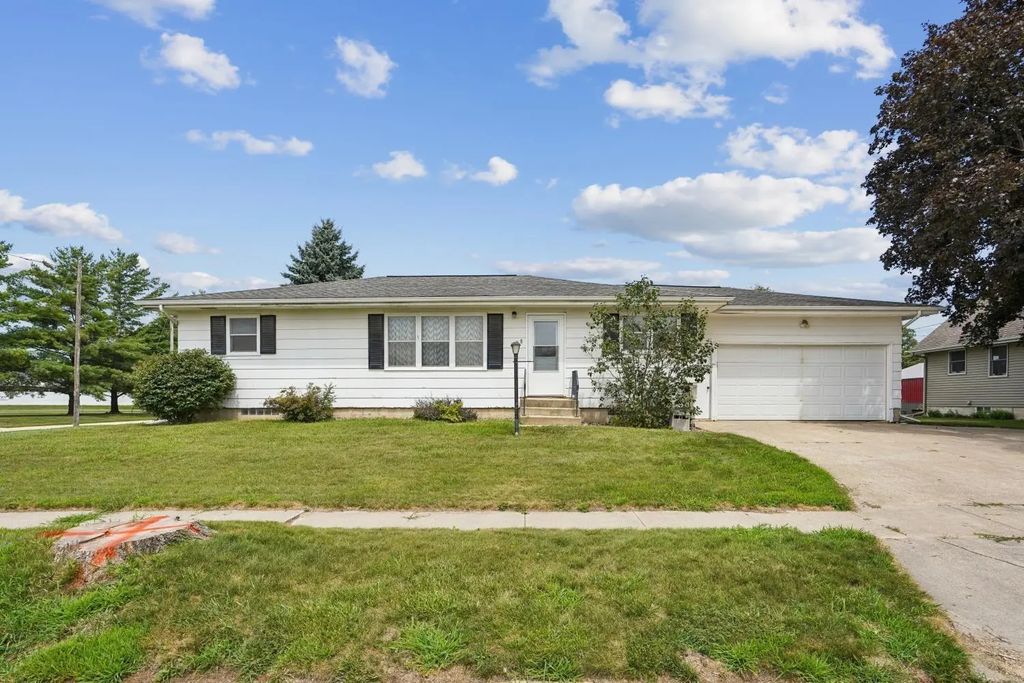 628 2nd Ave W, Cresco