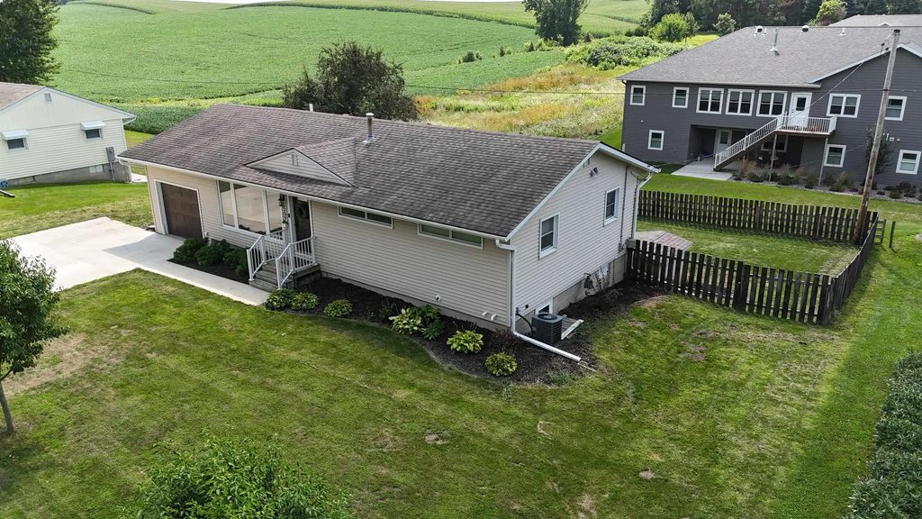 509 Sunrise Boulevard, Decorah