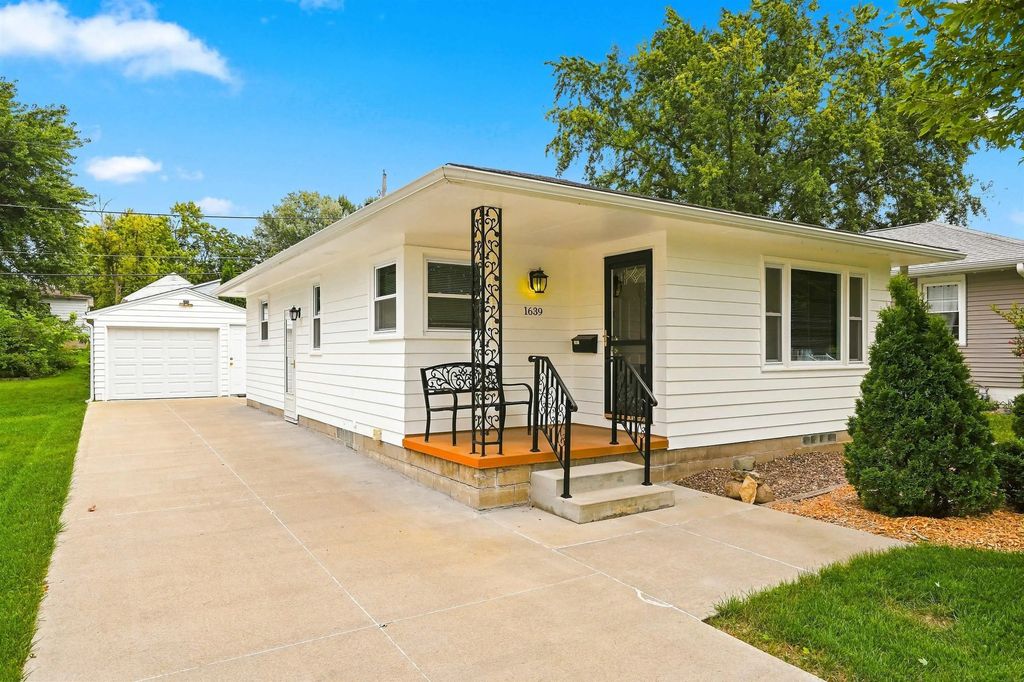 1639 Howard Avenue, Waterloo