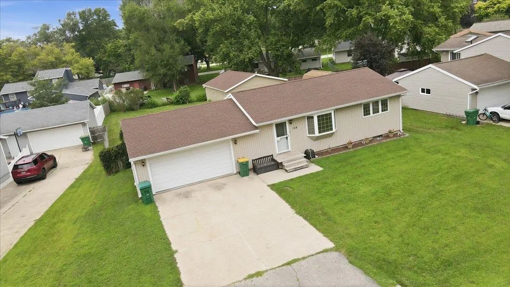104 Corliss Avenue, Elk Run Heights