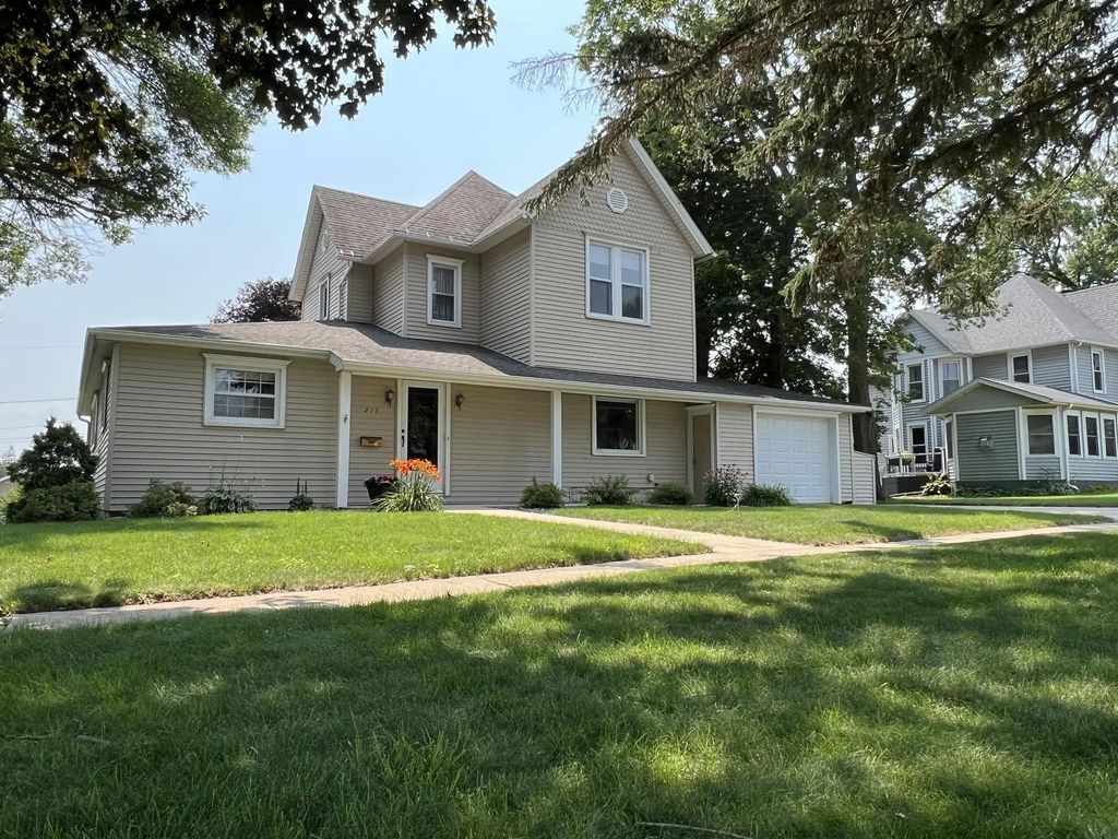 213 W Maple Street, West Union