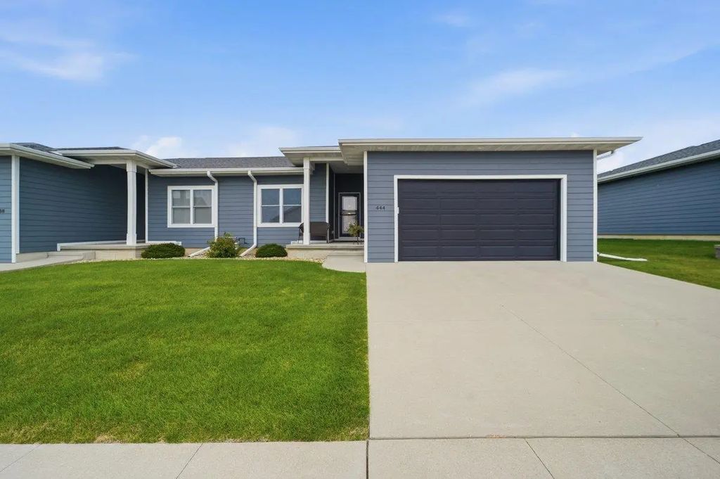 444 Autumn Lane, Cedar Falls