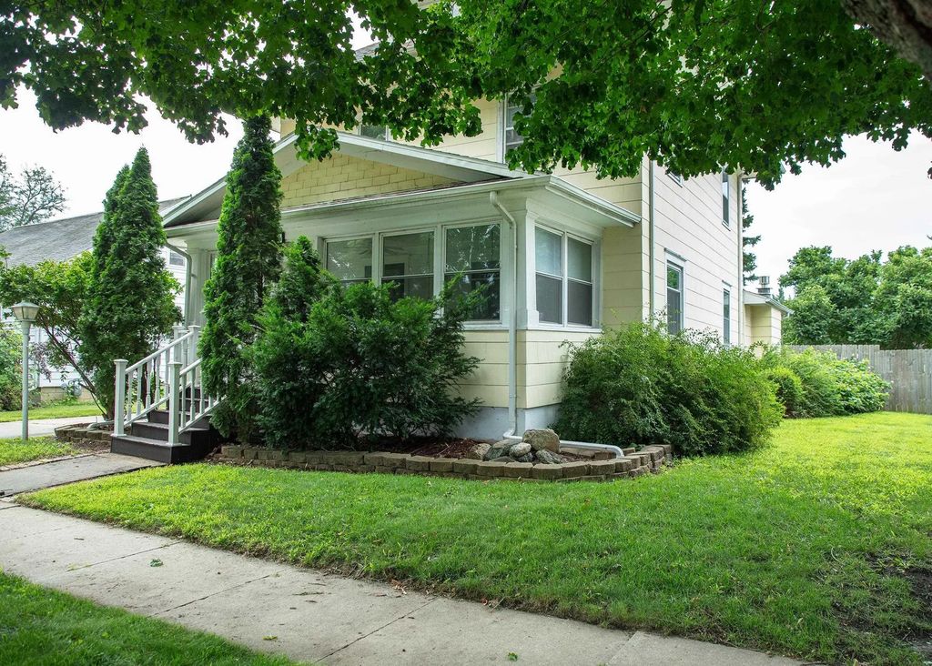 206 H Ave, Grundy Center