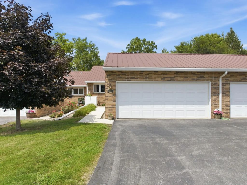 2015 Minnetonka Drive, Cedar Falls