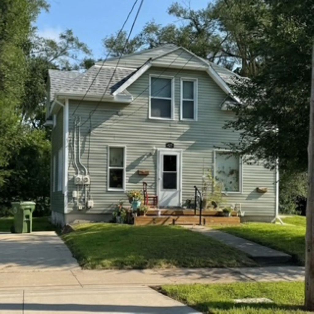 425 & 425 1/2 Webster Street, Waterloo