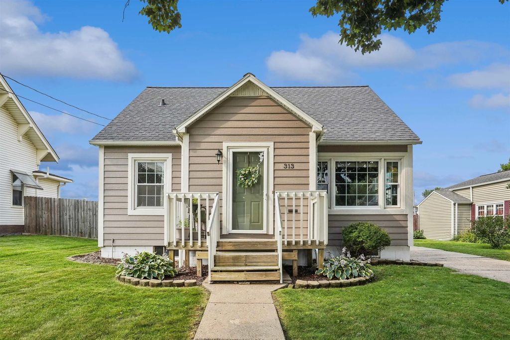 313 H Avenue, Grundy Center