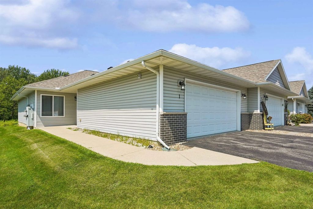 2631 Orchard Drive 1, Cedar Falls