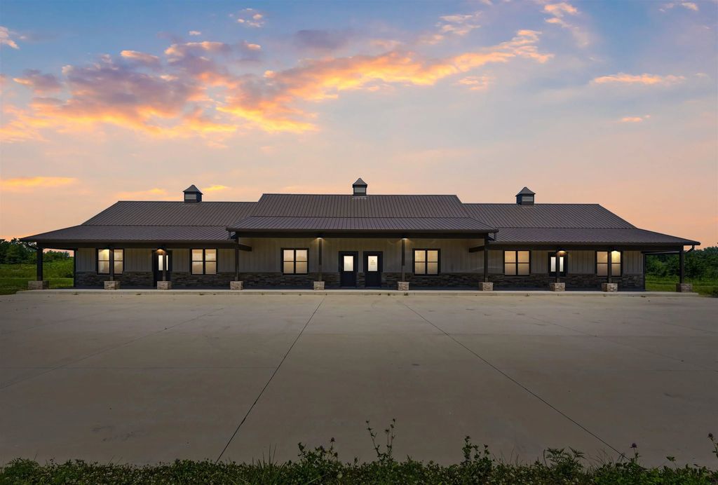 106 Towne Centre Drive, Urbana