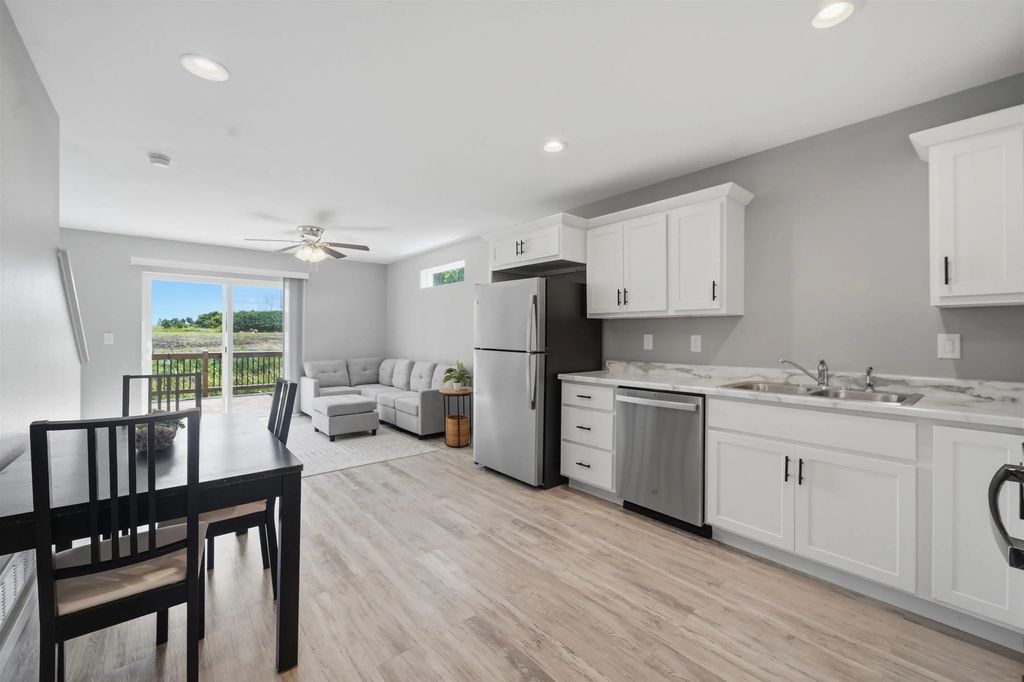 4232 S Mourning Dove Drive, Waterloo