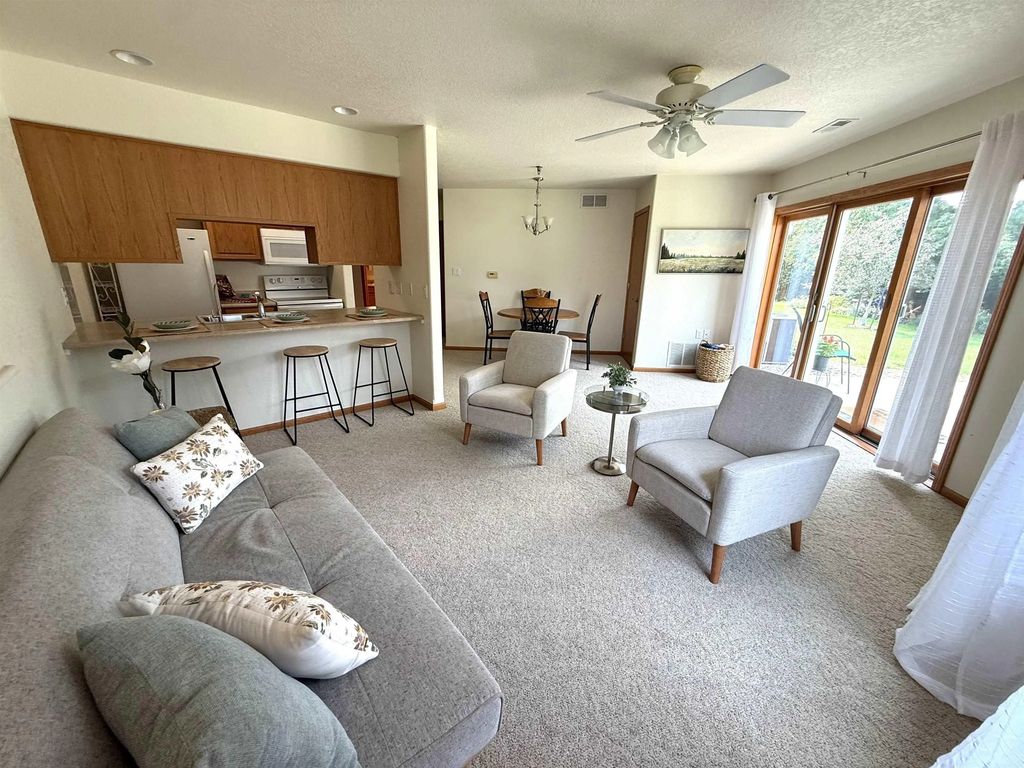 1412 Stone Lane 407, Waverly