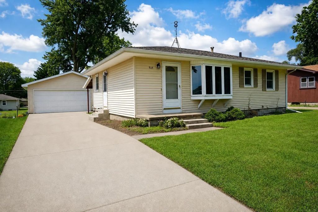 525 Helmet Avenue, Waterloo