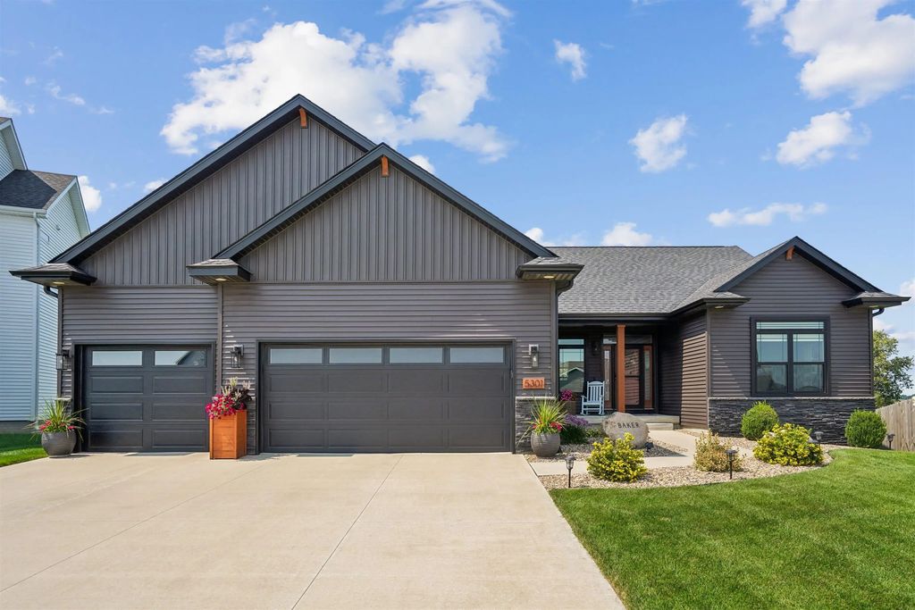 5301 Fernwood Drive, Cedar Falls