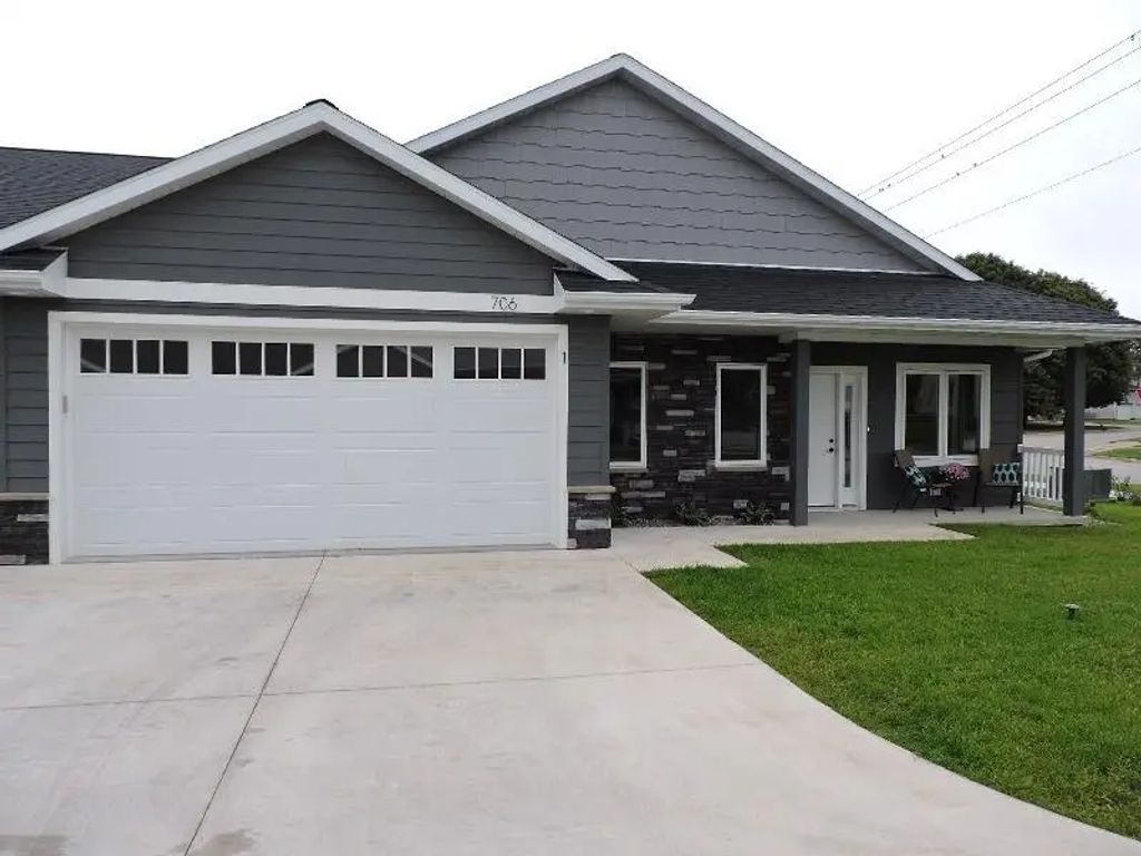 706 E Water Street 1, Decorah