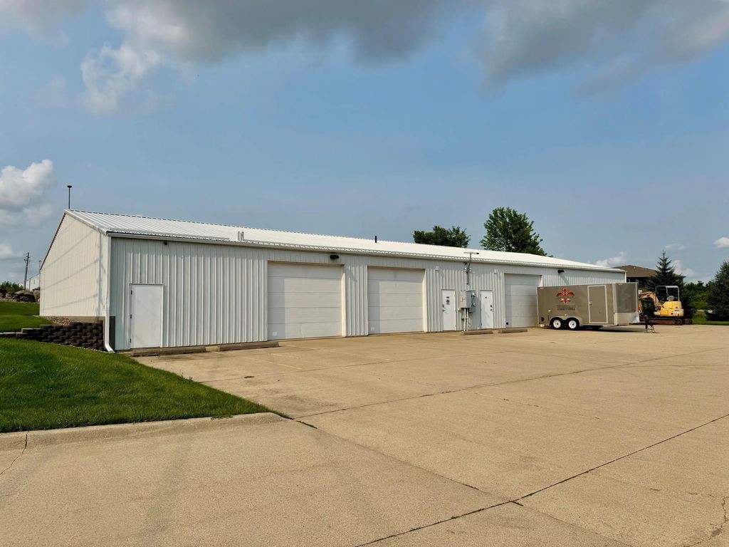 942 S Hackett Road, Waterloo