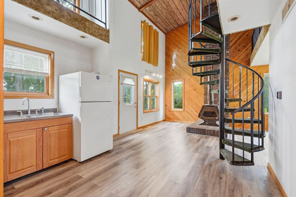 30013 Butler Avenue, New Hartford