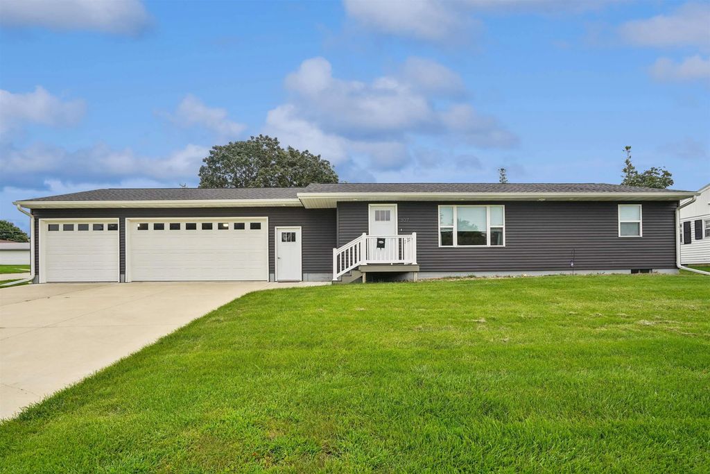 307 7th Ave Se, Oelwein