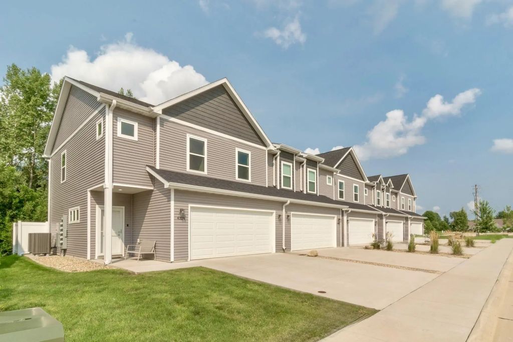 4324 Spruce Creek Drive, Cedar Falls