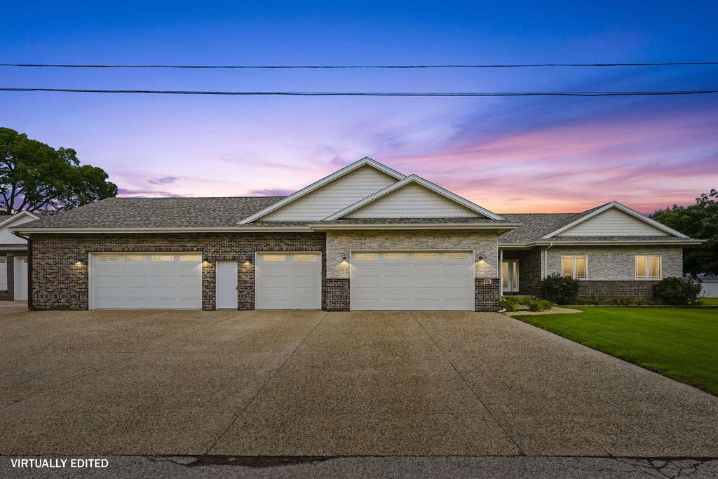 1121 Ann Street, Waterloo