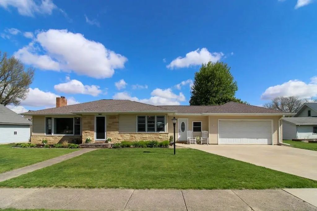 1107 H Avenue, Grundy Center
