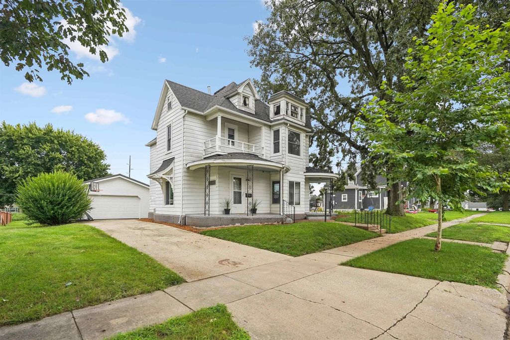 605 C Avenue, Grundy Center