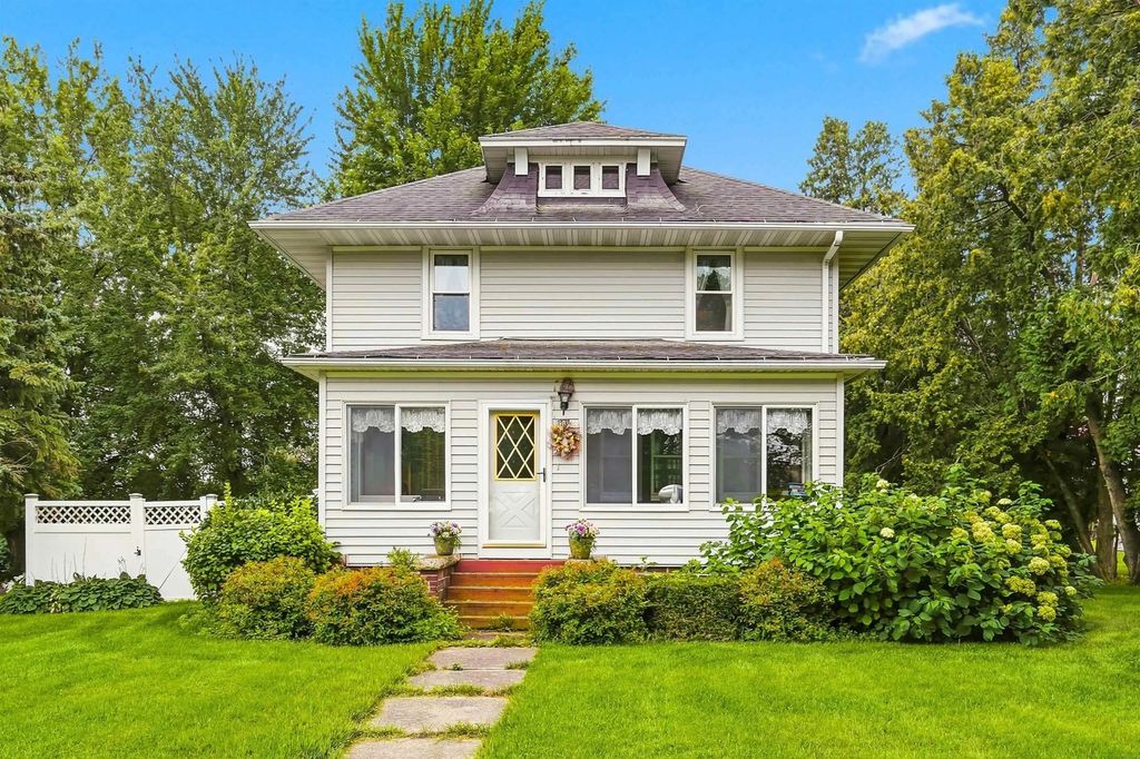 601 W Iowa Streets, Monona