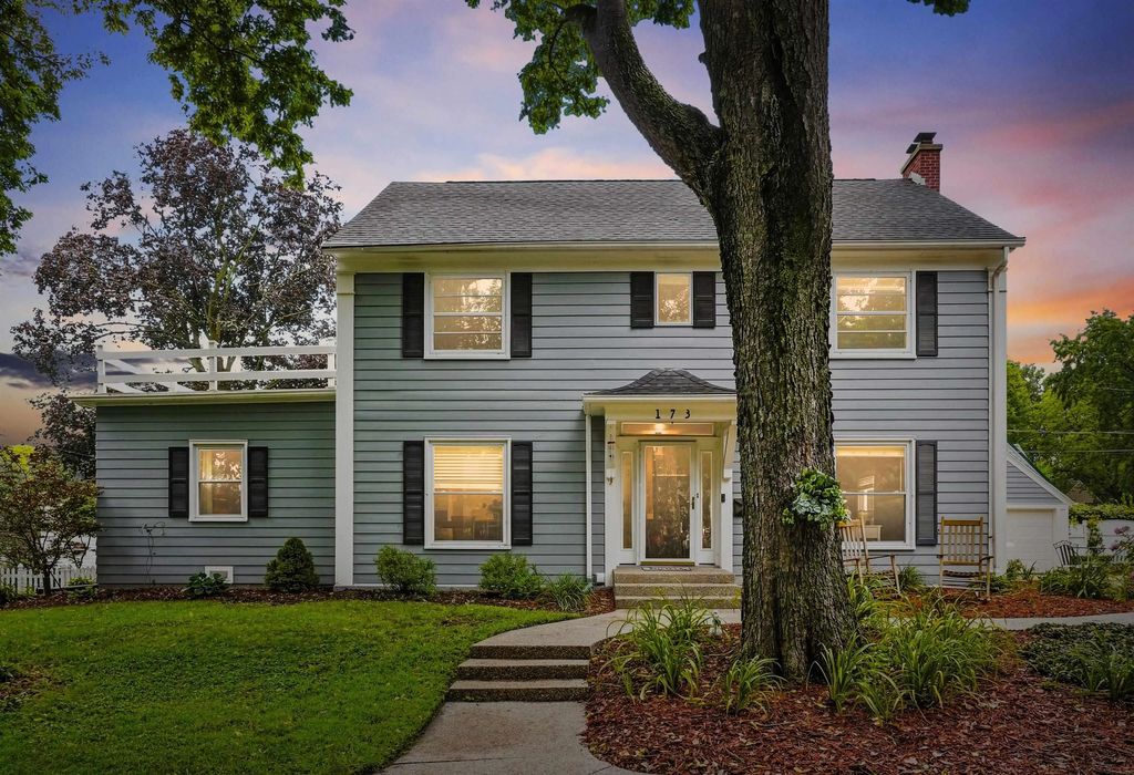 173 Graceline Boulevard, Waterloo