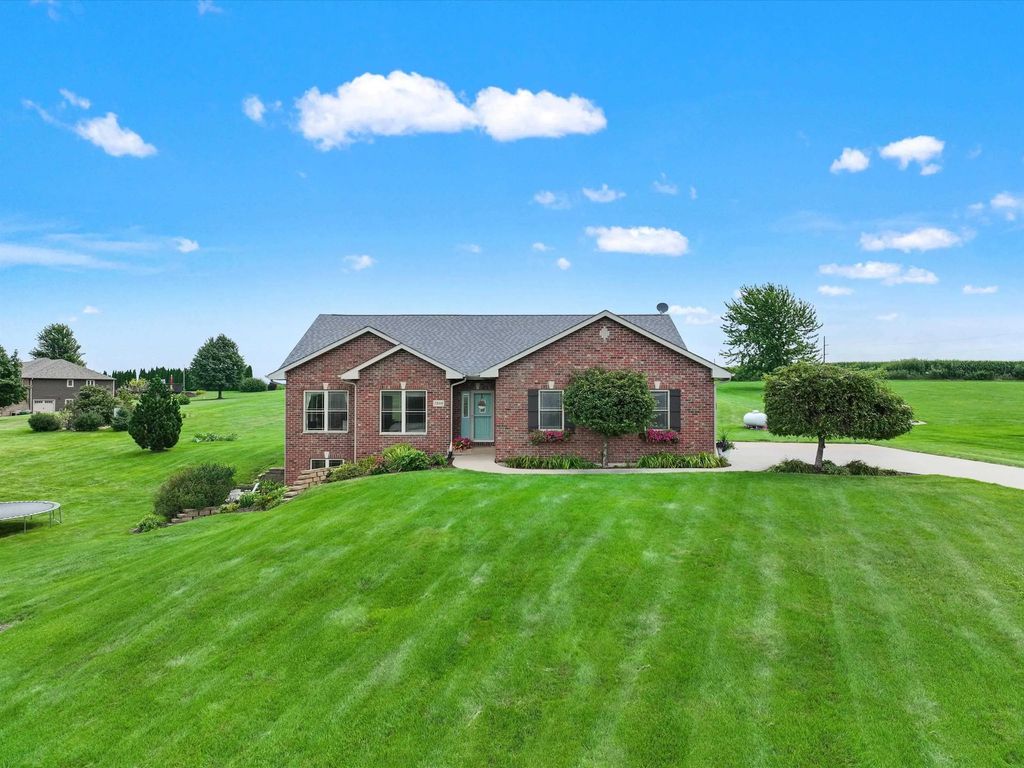7460 Prairie View Lane, Dubuque