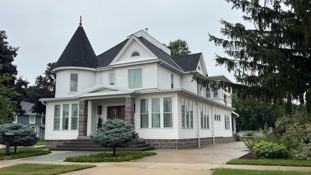 15 W Hale Street, New Hampton