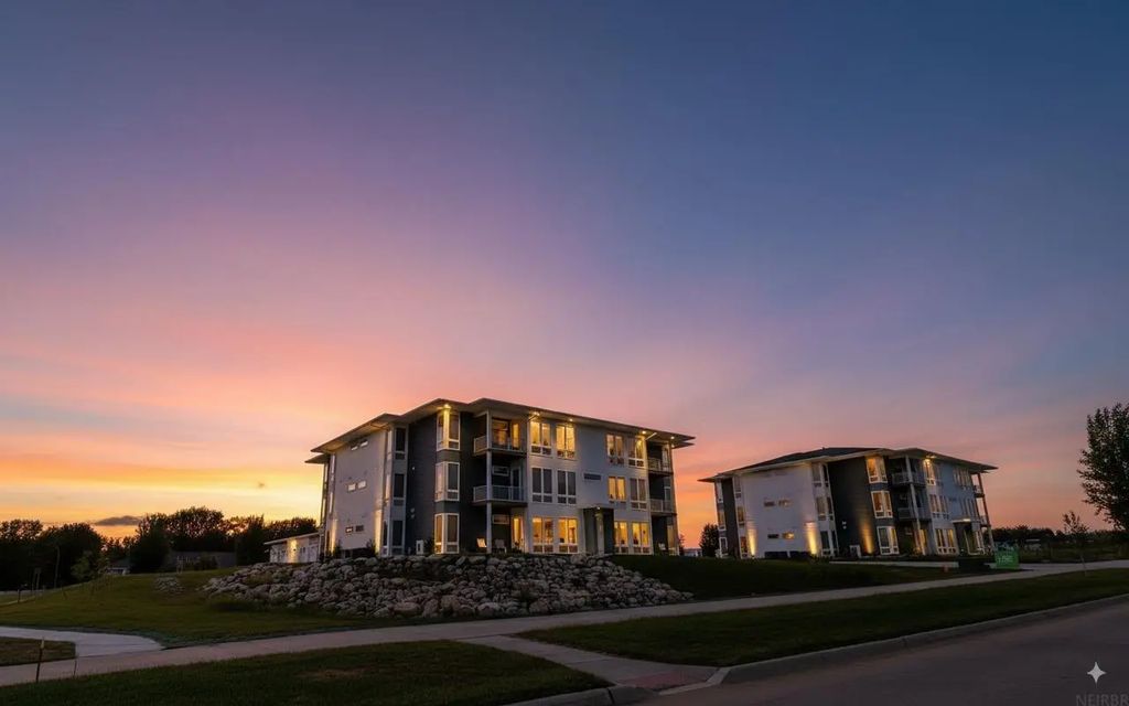 4015 Cedar Heights Drive 5, Cedar Falls