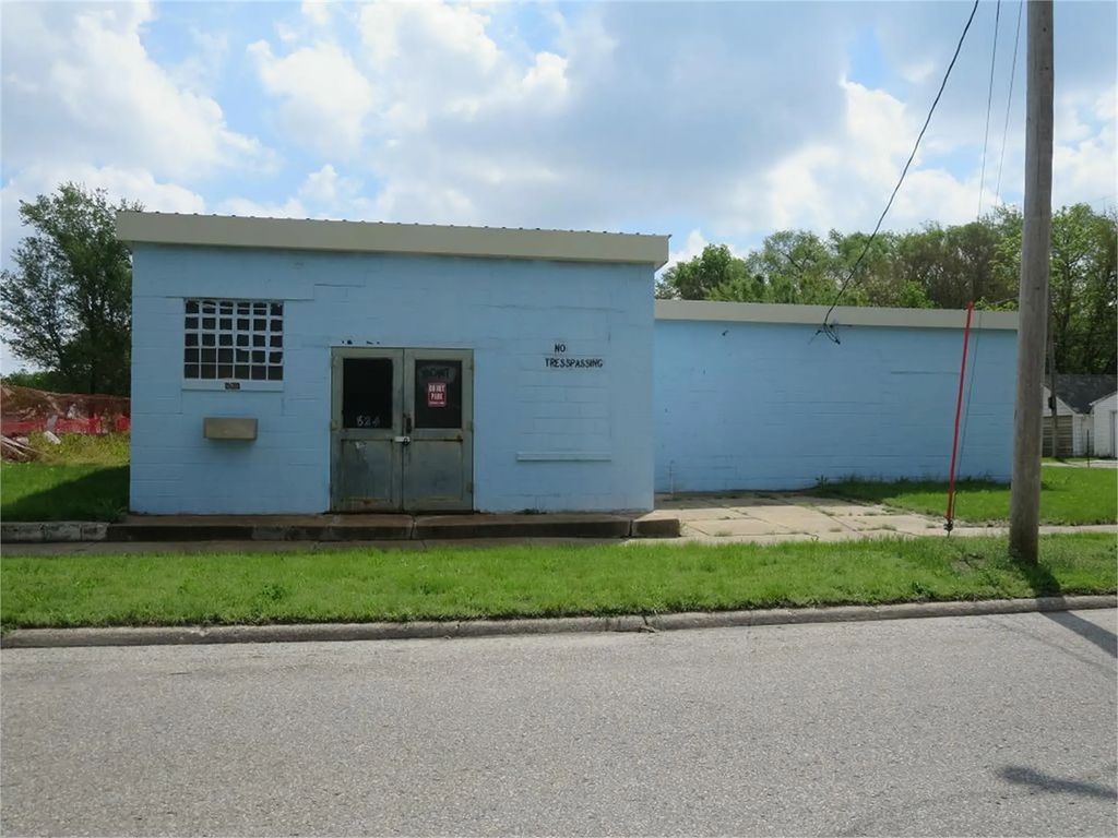 824 Columbia Street, Waterloo