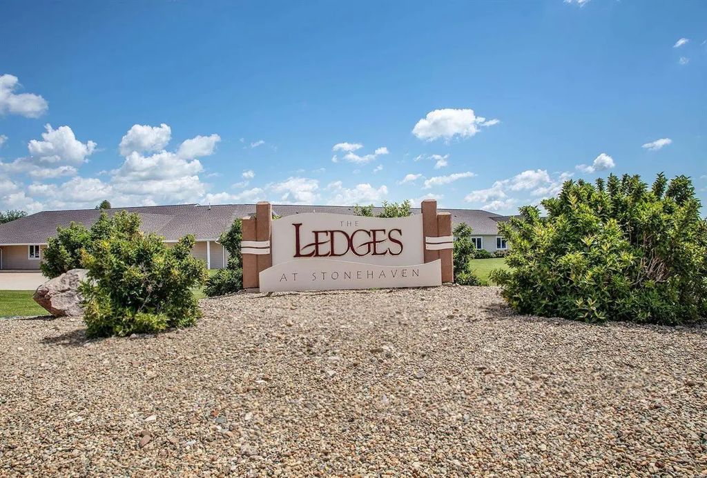 1412 Stone Lane 418, Waverly