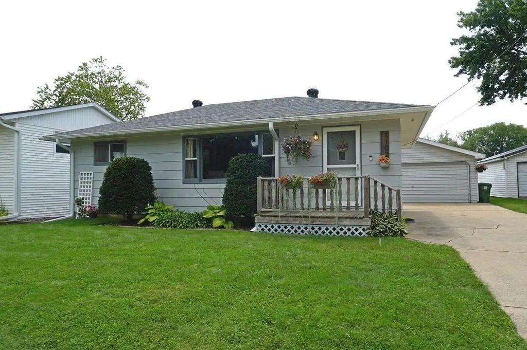1102 18th Avenue, Charles City