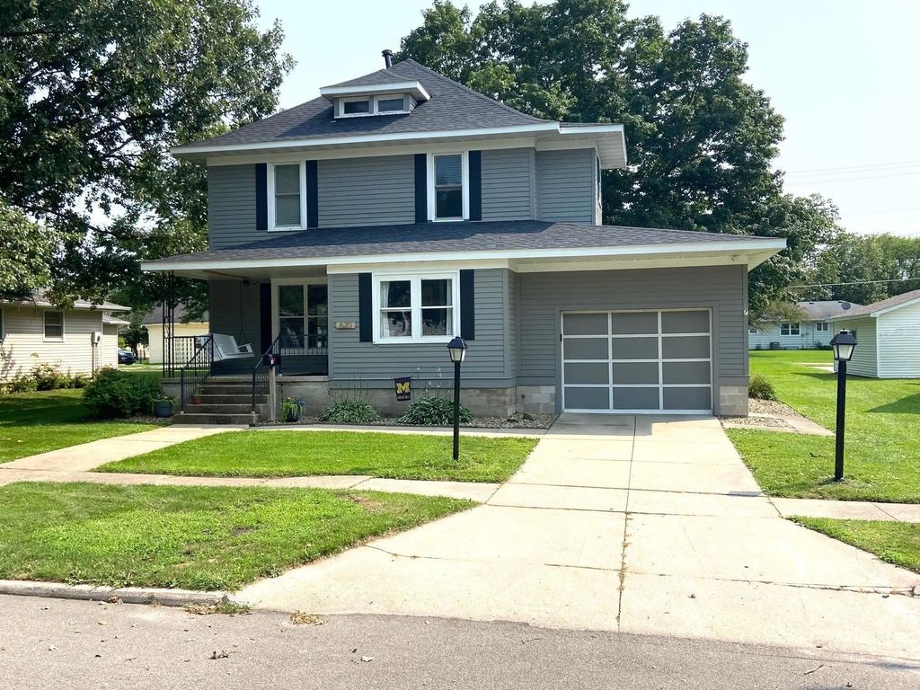 620 Oak Street, Osage