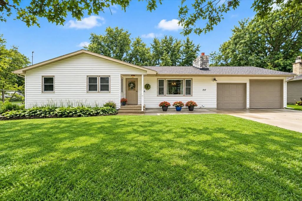 717 9th Avenue, Eldora