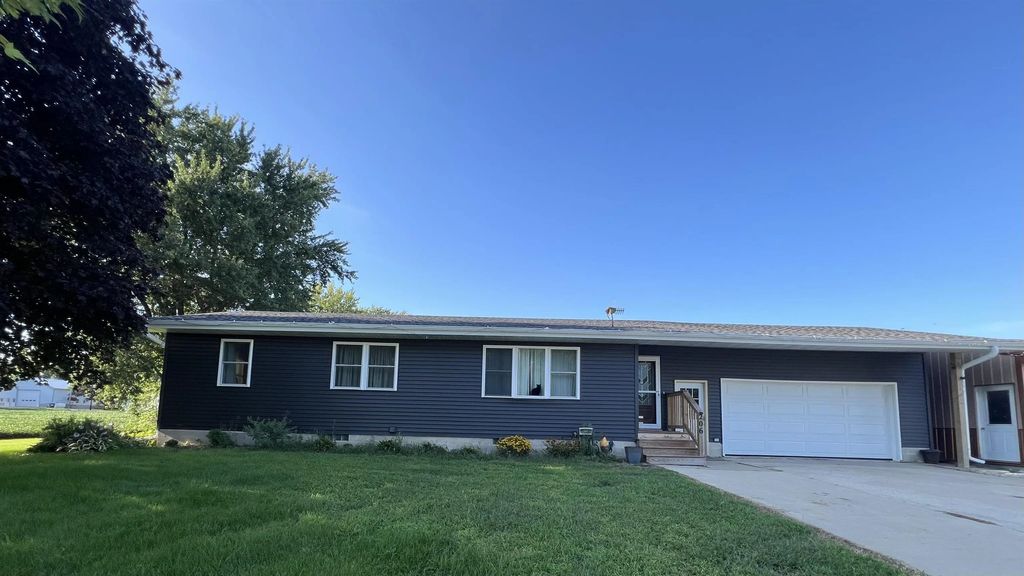 206 E Main Street, Ionia