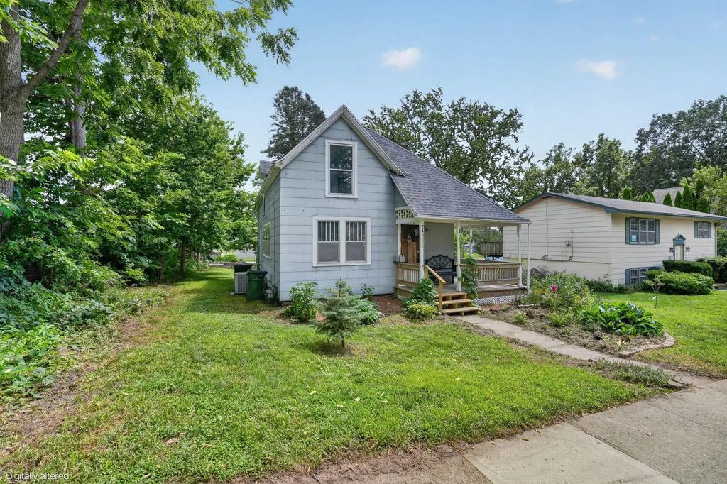 1310 Iowa Street, Cedar Falls
