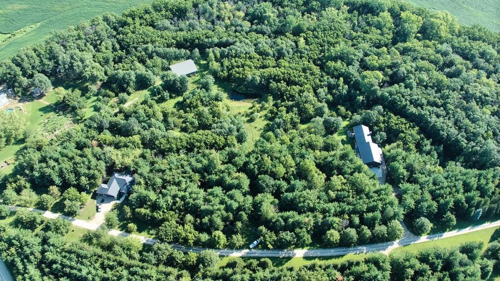 32918 Honeytree Lane, New Hartford
