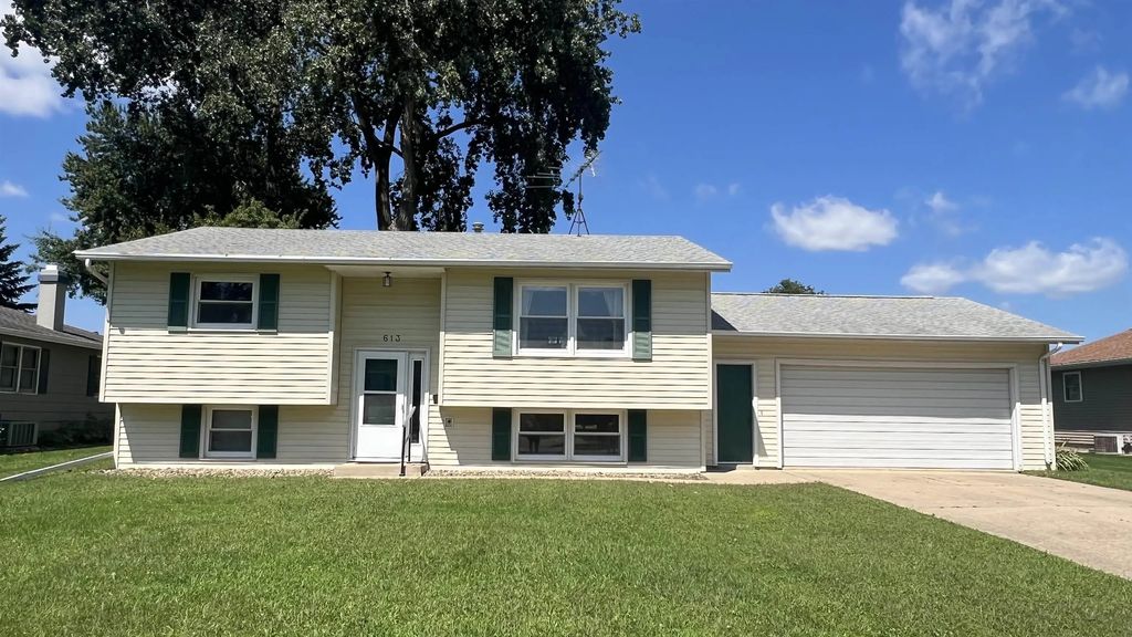 613 W Wilson Street, New Hampton